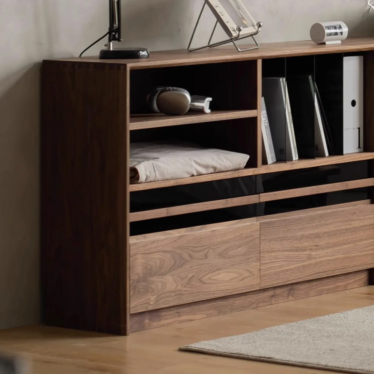 Книжный комод со стеклянной дверью WOODSTIK Nordic 35640-29 Книжный комод со стеклянной дверью WOODSTIK Nordic 35640-29