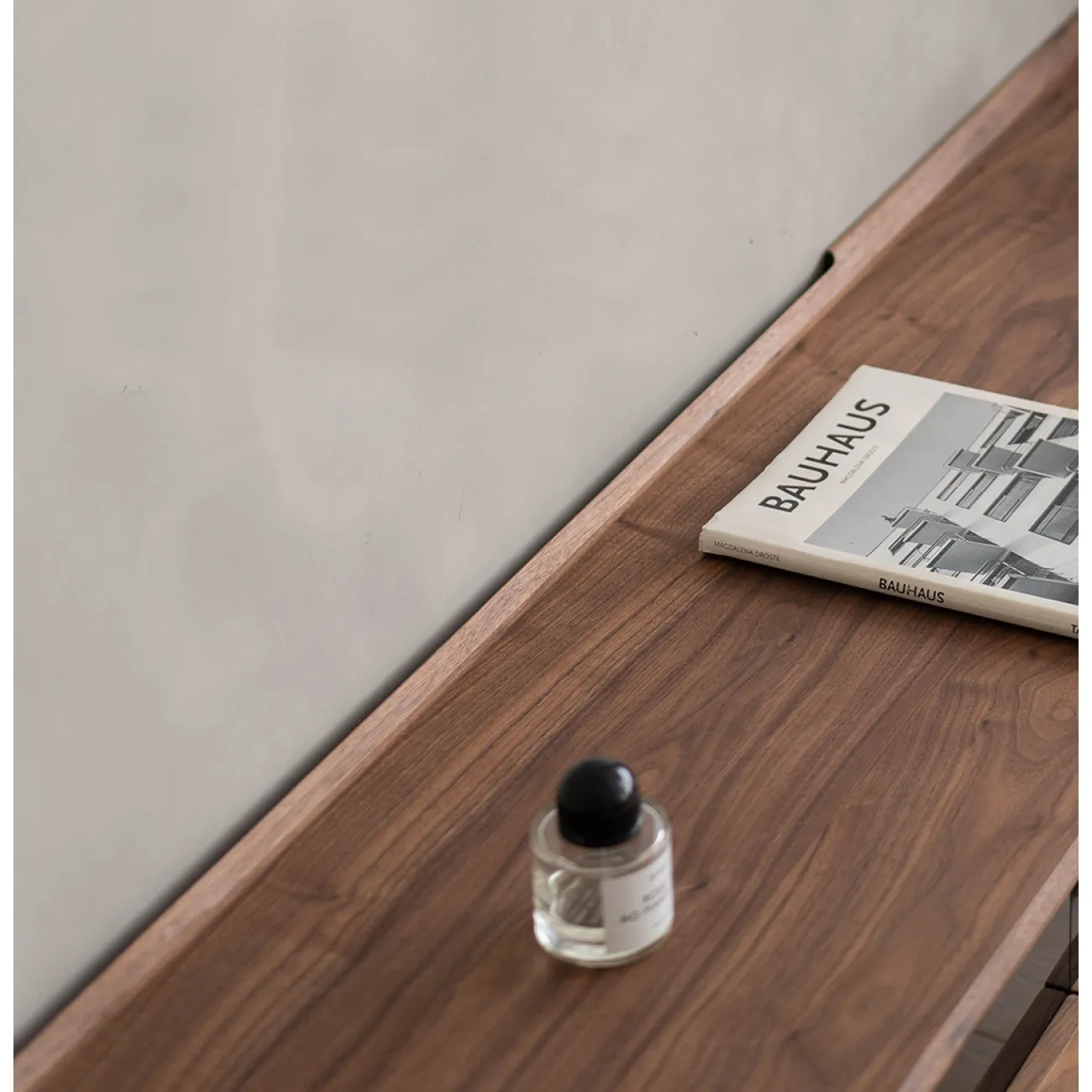 Комод под телевизора из массива черного ореха с подсветкой WOODSTIK 35642-29