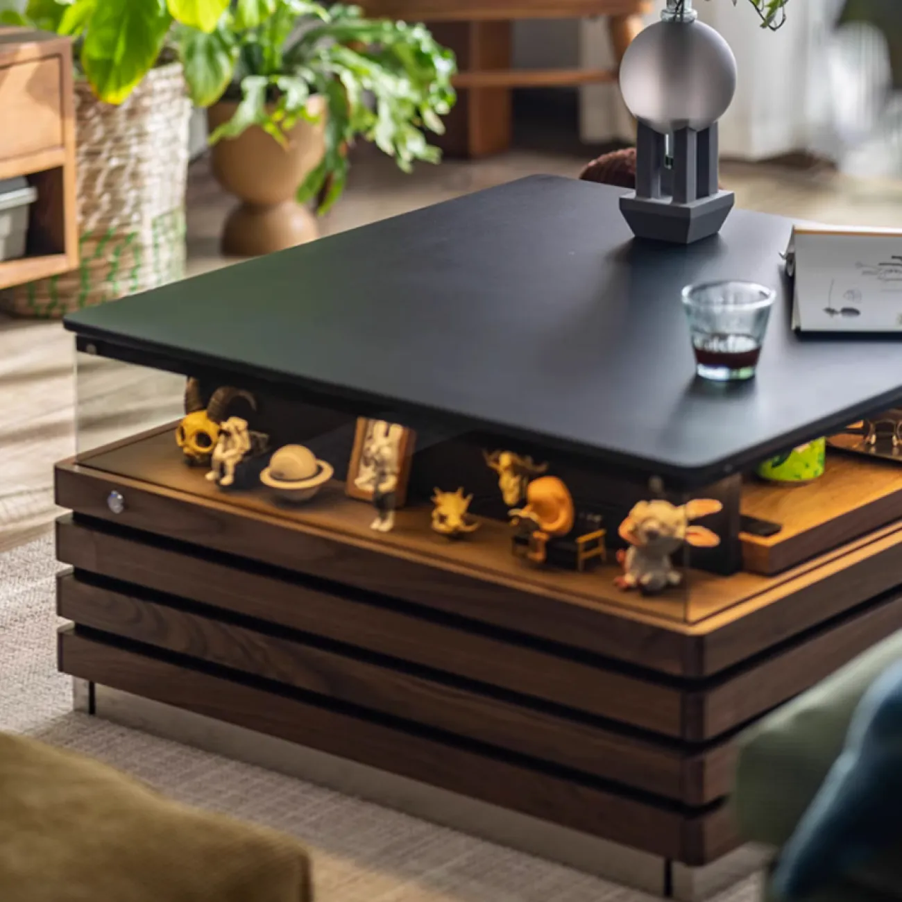 Журнальный столик из массив дерева с подсветкой WOODSTIK 35644-29