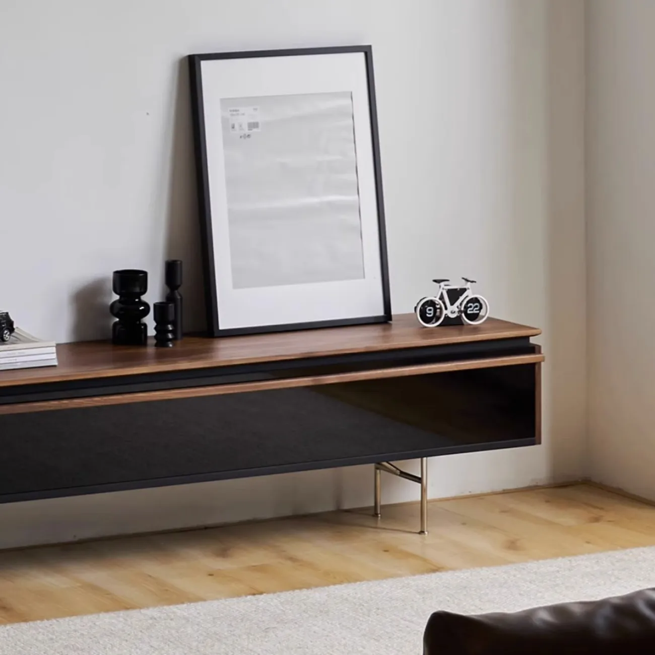 Тумба под телевизор из массива дерева со стеклянной дверцей WOODSTIK 35645-29