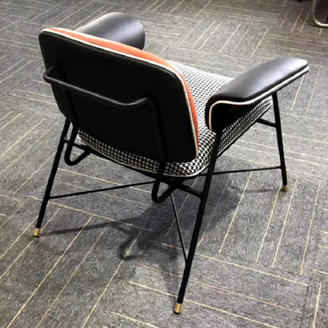 Экстравагантное кресло скандинавского стиля Cell Экстравагантное кресло скандинавского стиля Cell