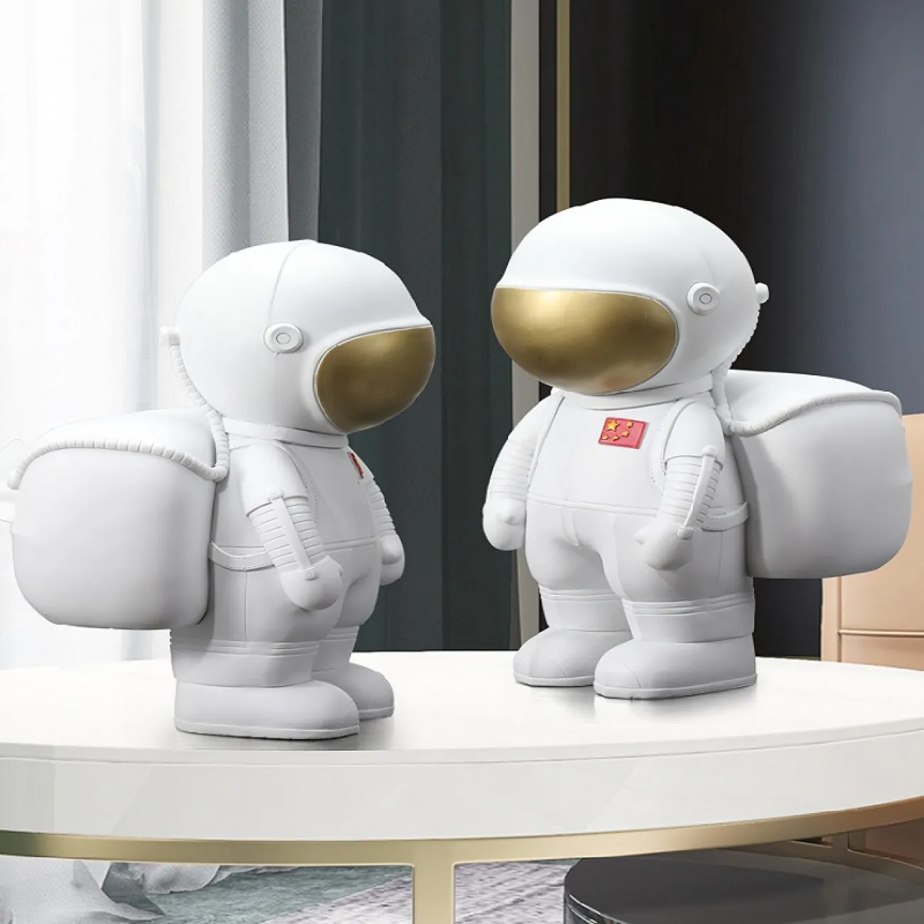 Настольная статуэтка Spaceman ручной росписи