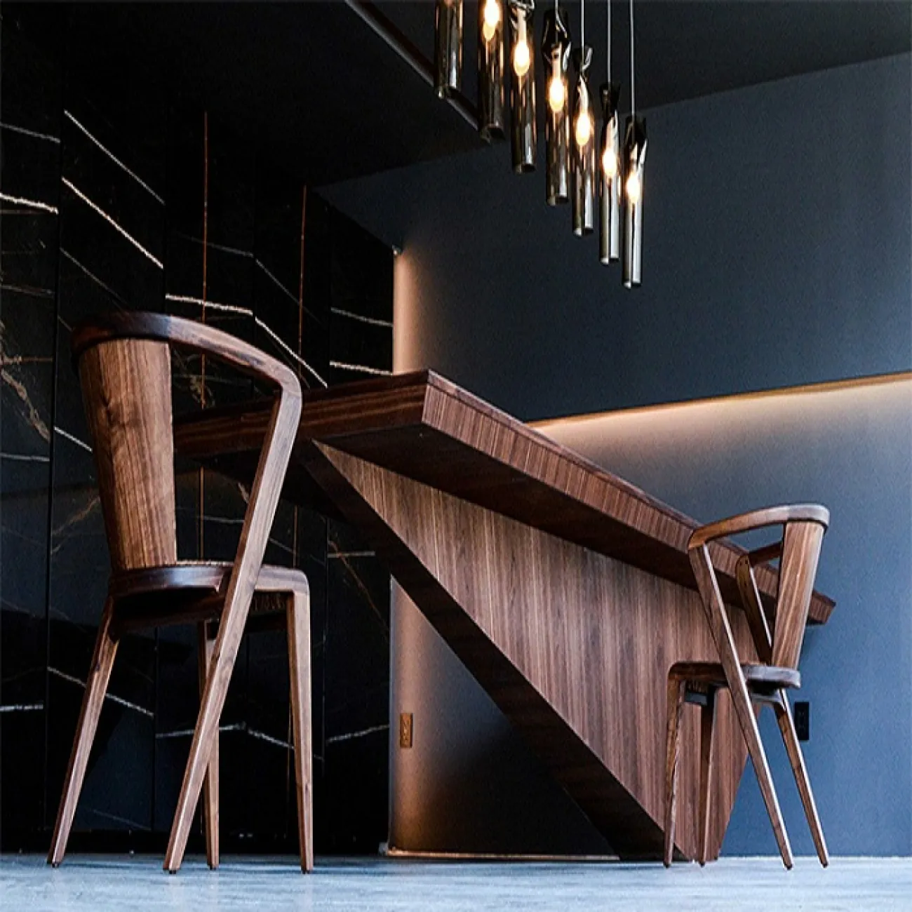  Деревянный обеденный стул с подлокотниками Nest Wings в скандинавском стиле