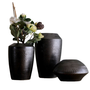 Низкие вазы